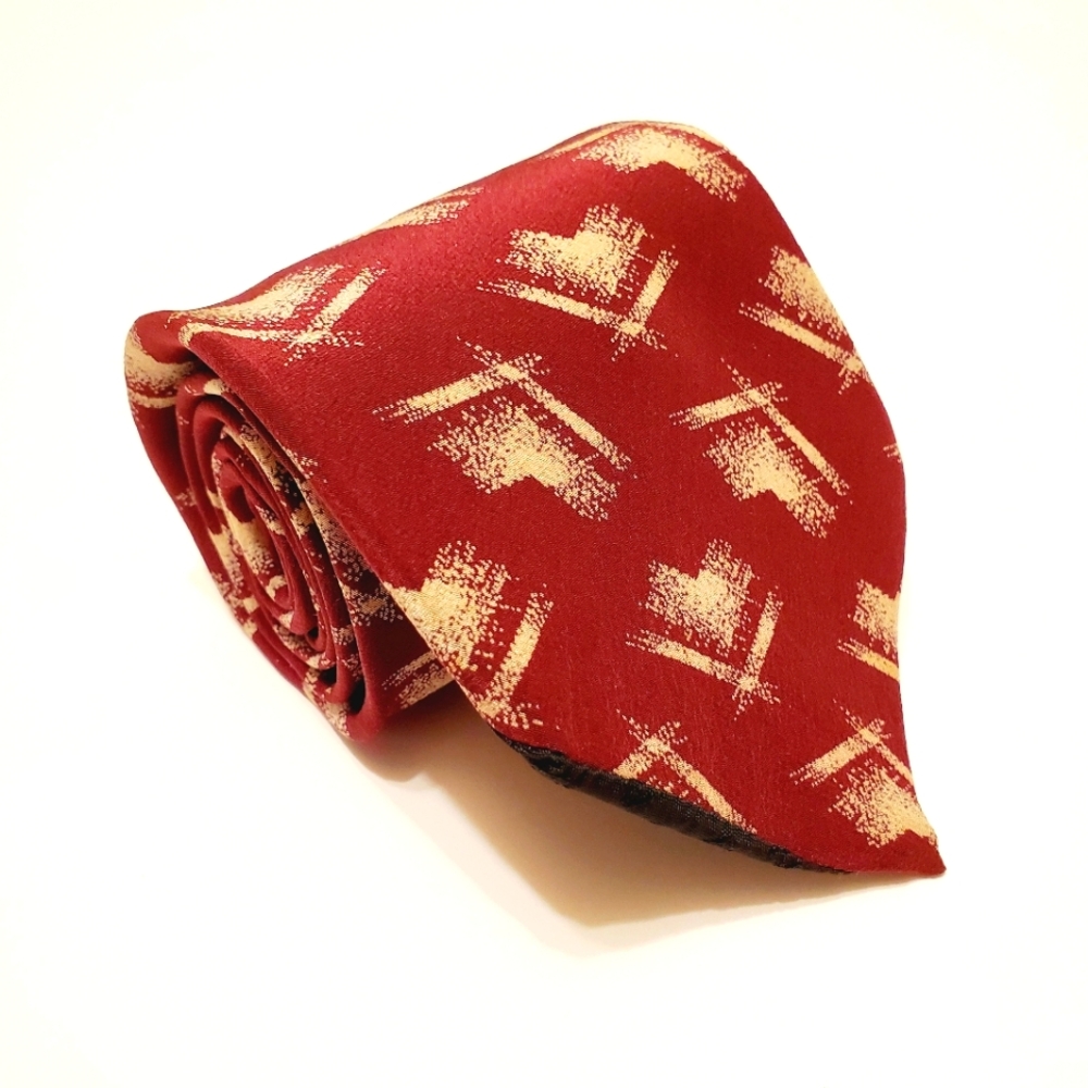 Fendi Necktie Red Geometric Pattern Silk Neck Tie Made in Italy 56x3.5"